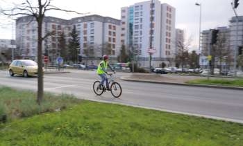 Le vélo est un mode de transport propre à privilégier pour les petits déplacements en zone urbaine (PHOTO  )
